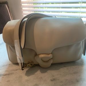 Coach pillow tabby 26 Cream